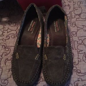 Skechers Memory Foam Relaxed Fit